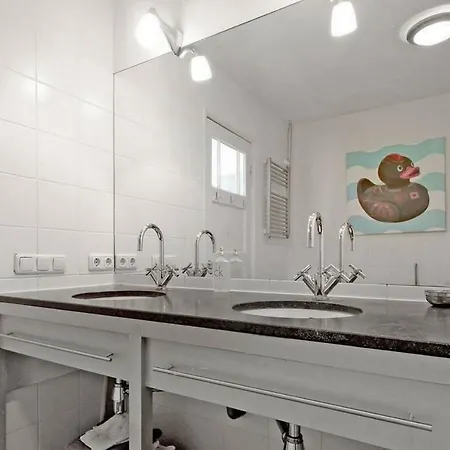 Ragot Modern Bed & Breakfast Amsterdam